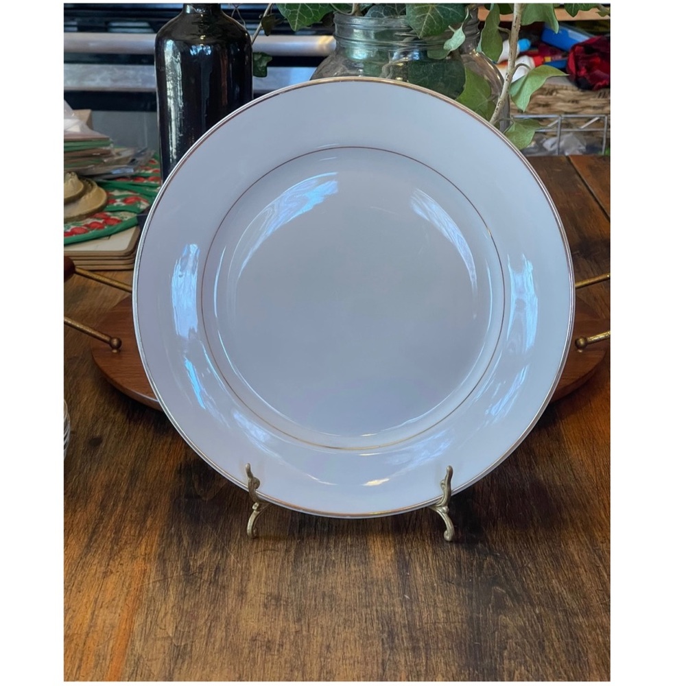 Sonnet Dinner Plate Japan Fine China Gold Trim (8 available)